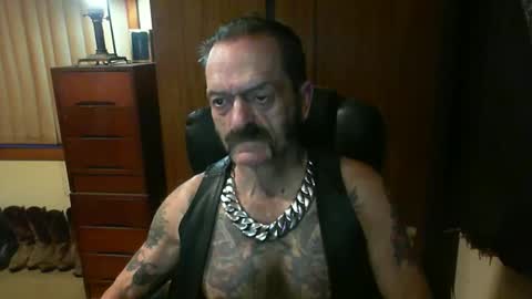 Snapshot of leathergreaser chatting on 02/14/25, 07:23 leathergreaser online show from 02/14/25, 07:23