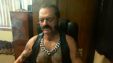 Snapshot of leathergreaser chatting on 02/17/25, 11:42 leathergreaser online show from 02/17/25, 11:42
