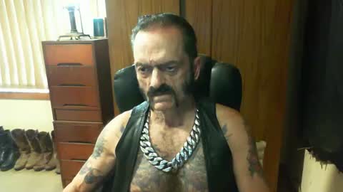 Snapshot of leathergreaser chatting on 02/21/25, 12:16 leathergreaser online show from 02/21/25, 12:16