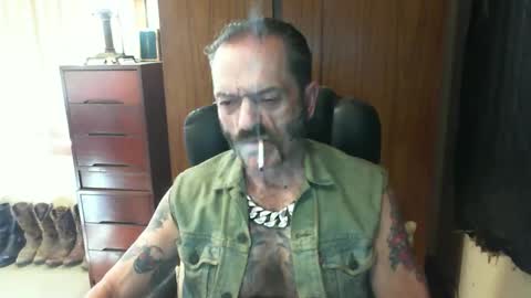Snapshot of leathergreaser chatting on 02/24/25, 05:33 leathergreaser online show from 02/24/25, 05:33
