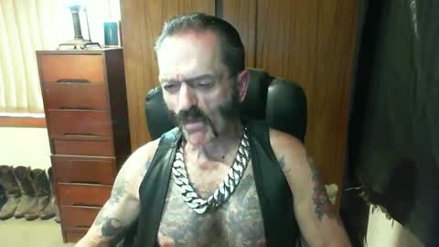 Snapshot of leathergreaser chatting on 03/01/25, 08:13 leathergreaser online show from 03/01/25, 08:13