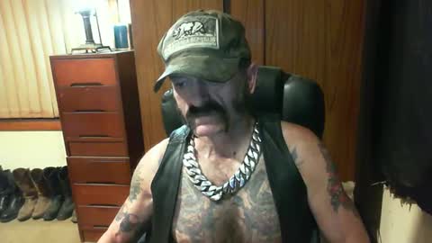 Snapshot of leathergreaser chatting on 03/10/25, 02:05 leathergreaser online show from 03/10/25, 02:05
