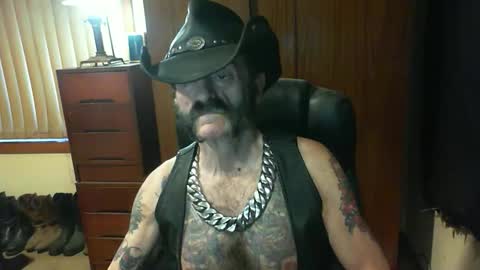 Snapshot of leathergreaser chatting on 09/29/25, 07:40 leathergreaser online show from 09/29/25, 07:40