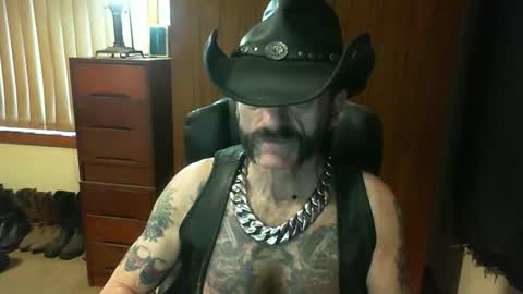 leathergreaser online show from 11/01/25, 08:22