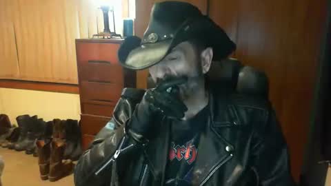 leathergreaser online show from 04/30/26, 07:42