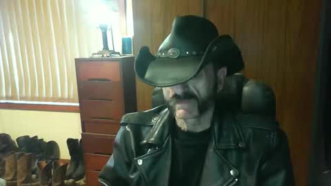 leathergreaser online show from 05/04/26, 09:11