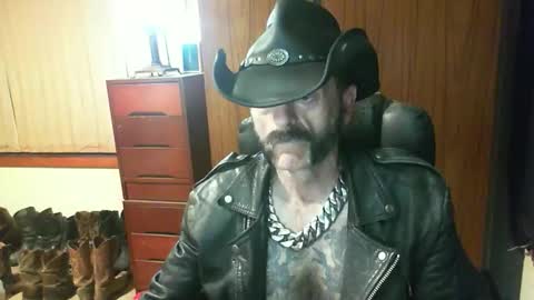 leathergreaser online show from 05/16/26, 06:39
