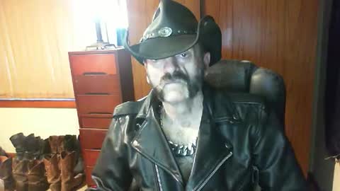 leathergreaser online show from 05/18/26, 08:47