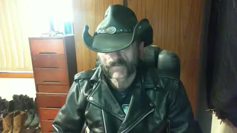 Snapshot of leathergreaser chatting on 06/04/26, 09:21 leathergreaser online show from 06/04/26, 09:21