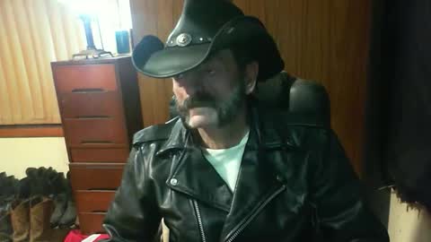 Snapshot of leathergreaser chatting on 06/08/26, 07:03 leathergreaser online show from 06/08/26, 07:03