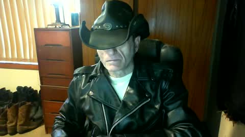 Snapshot of leathergreaser chatting on 06/26/26, 11:09 leathergreaser online show from 06/26/26, 11:09