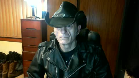 Snapshot of leathergreaser chatting on 07/01/26, 04:40 leathergreaser online show from 07/01/26, 04:40