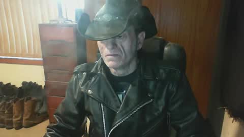 Snapshot of leathergreaser chatting on 07/04/26, 09:54 leathergreaser online show from 07/04/26, 09:54