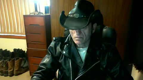 Snapshot of leathergreaser chatting on 07/07/26, 06:05 leathergreaser online show from 07/07/26, 06:05
