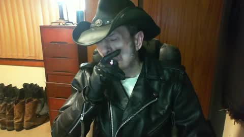 Snapshot of leathergreaser chatting on 07/07/26, 07:29 leathergreaser online show from 07/07/26, 07:29