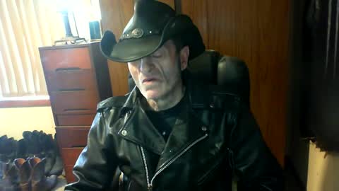 Snapshot of leathergreaser chatting on 07/14/26, 02:05 leathergreaser online show from 07/14/26, 02:05