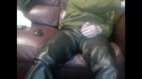 leatherpants68 online show from 09/27/25, 08:58