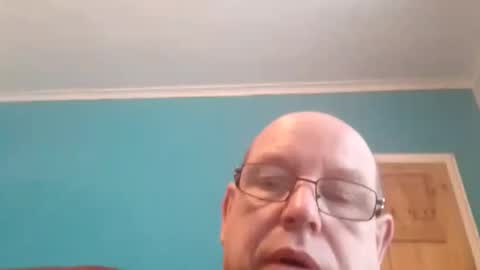 leatherpants68 online show from 10/15/25, 08:25