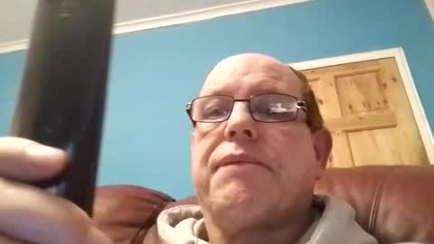 Snapshot of leatherpants68 chatting on 12/17/25, 06:47 leatherpants68 online show from 12/17/25, 06:47