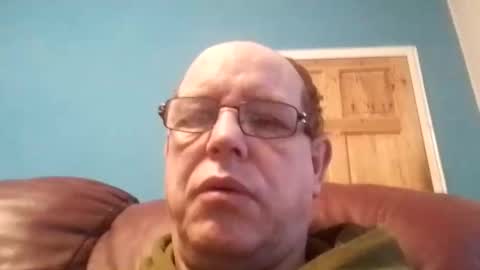 Snapshot of leatherpants68 chatting on 12/23/25, 09:07 leatherpants68 online show from 12/23/25, 09:07