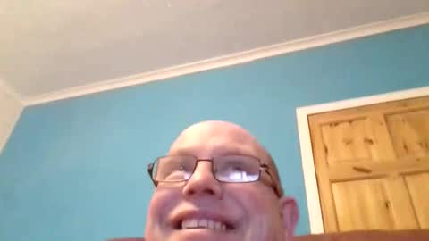 Snapshot of leatherpants68 chatting on 01/07/26, 06:43 leatherpants68 online show from 01/07/26, 06:43