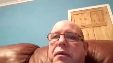 Snapshot of leatherpants68 chatting on 01/08/26, 10:56 leatherpants68 online show from 01/08/26, 10:56