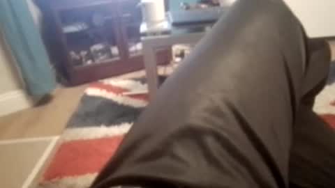 Snapshot of leatherpants68 chatting on 01/09/26, 07:15 leatherpants68 online show from 01/09/26, 07:15