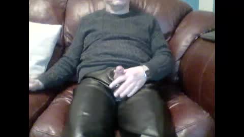 Snapshot of leatherpants68 chatting on 02/22/26, 07:56 leatherpants68 online show from 02/22/26, 07:56