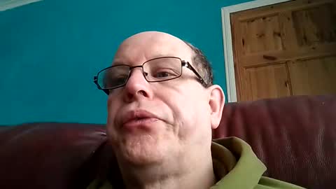 Snapshot of leatherpants68 chatting on 03/26/26, 12:11 leatherpants68 online show from 03/26/26, 12:11