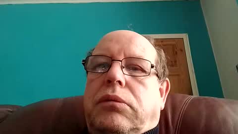 Snapshot of leatherpants68 chatting on 04/13/26, 08:31 leatherpants68 online show from 04/13/26, 08:31