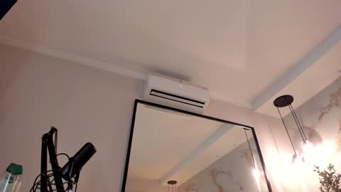 Snapshot of leathompson1 chatting on 01/19/25, 05:48 online show from 01/19/25, 05:48