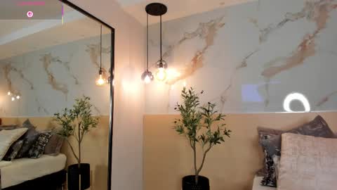 Snapshot of leathompson1 chatting on 09/18/25, 11:07 online show from 09/18/25, 11:07