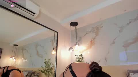 Snapshot of leathompson1 chatting on 11/04/25, 11:04 online show from 11/04/25, 11:04