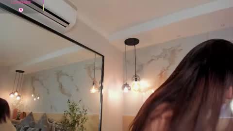 Snapshot of leathompson1 chatting on 11/11/25, 11:16 online show from 11/11/25, 11:16