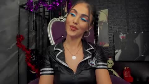 Snapshot of leavonnouire chatting on 01/08/25, 06:31 Lea online show from 01/08/25, 06:31