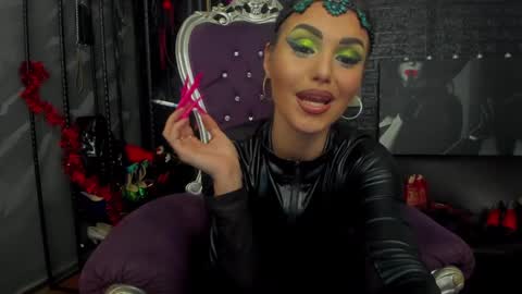 Snapshot of leavonnouire chatting on 01/13/25, 03:23 Lea online show from 01/13/25, 03:23