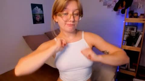 Ellie online show from 10/20/25, 06:14