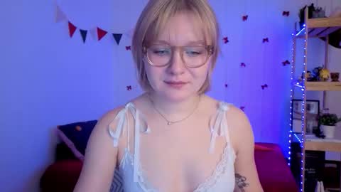 Ellie online show from 02/09/26, 07:12