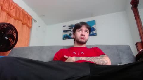 Snapshot of lebron_big_ chatting on 10/30/25, 02:35 Lebron online show from 10/30/25, 02:35