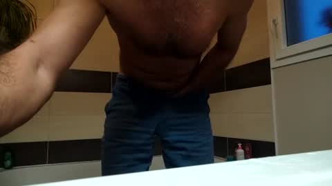 Snapshot of lebrun1985 chatting on 09/10/25, 05:18 lebrun1985 online show from 09/10/25, 05:18