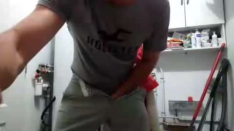 Snapshot of lebrun1985 chatting on 09/12/25, 05:46 lebrun1985 online show from 09/12/25, 05:46