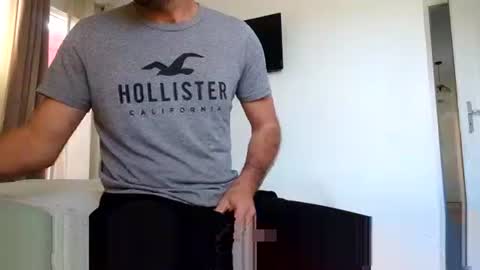 Snapshot of lebrun1985 chatting on 10/26/25, 10:10 lebrun1985 online show from 10/26/25, 10:10