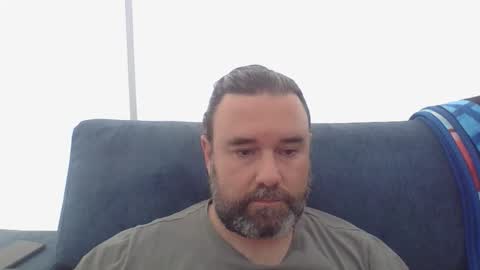 Snapshot of lecheare28 chatting on 02/10/25, 04:14 lecheare28 online show from 02/10/25, 04:14