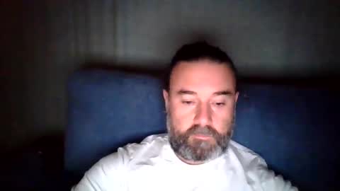 Snapshot of lecheare28 chatting on 11/18/25, 06:12 lecheare28 online show from 11/18/25, 06:12