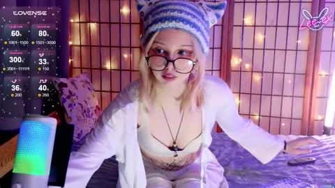 Lee ex online show from 11/23/25, 01:05