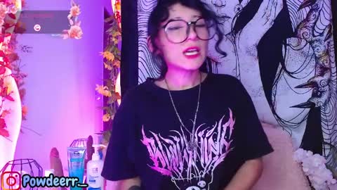 Snapshot of lee_powder chatting on 03/31/26, 02:13 lee_powder online show from 03/31/26, 02:13