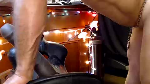 Lee Cox online show from 10/12/25, 01:59