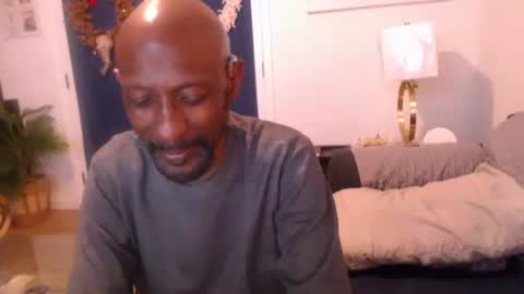 Ebony DeafGuy online show from 12/04/25, 08:45