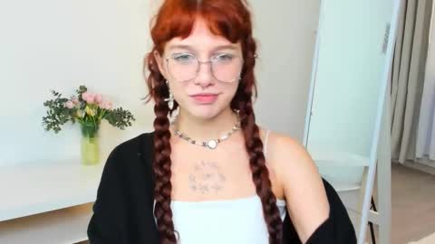 Snapshot of leelooyolo chatting on 11/09/25, 10:35 leelooyolo online show from 11/09/25, 10:35