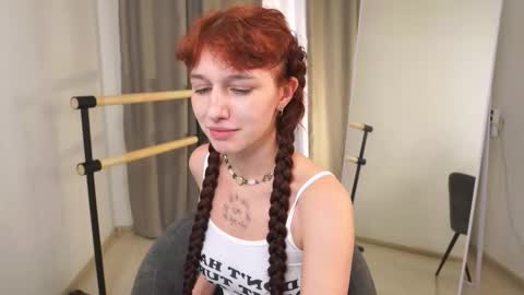 Snapshot of leelooyolo chatting on 11/13/25, 10:36 leelooyolo online show from 11/13/25, 10:36